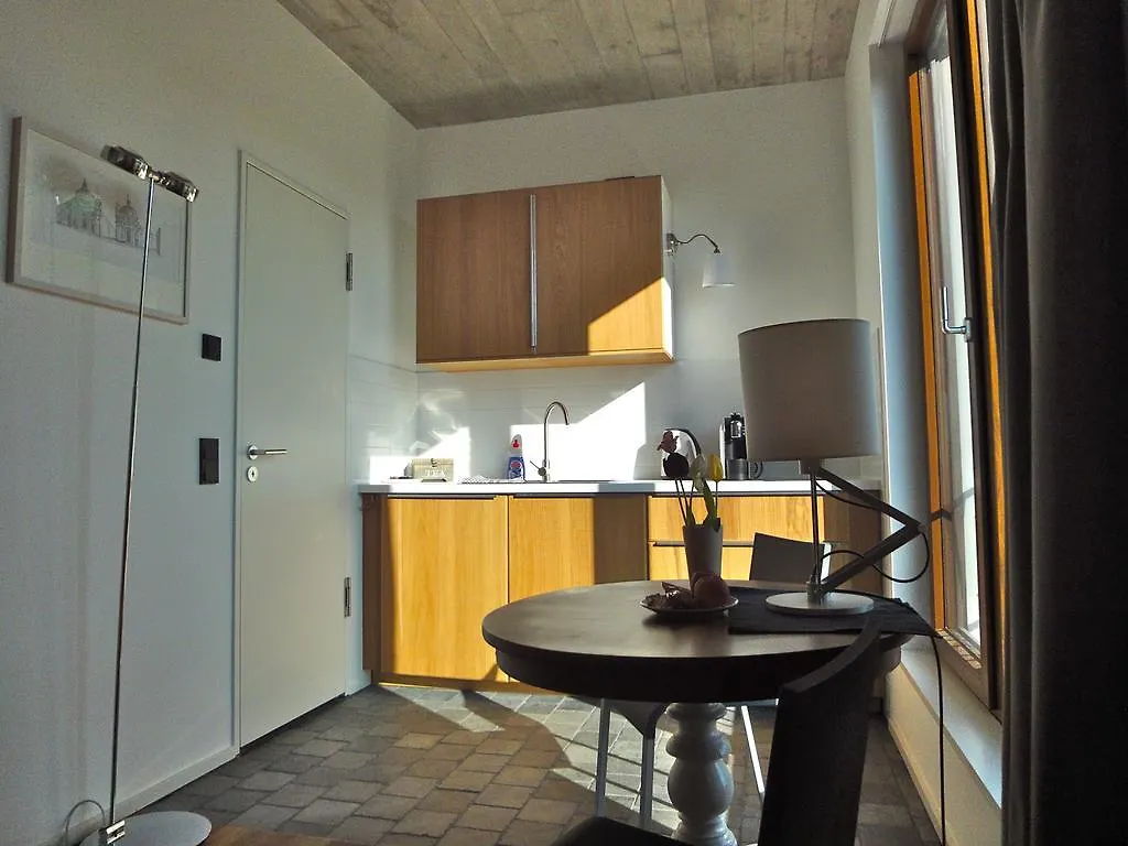 Cologne Country Lodge شقة